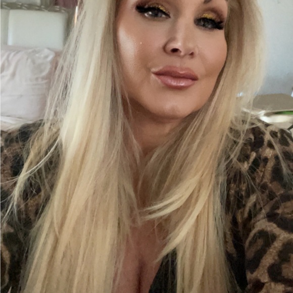 Meet your Posher, Erin - Picture 3 of 15